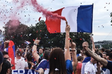 Jubelne Fans in Frankreich bei der EM 2016